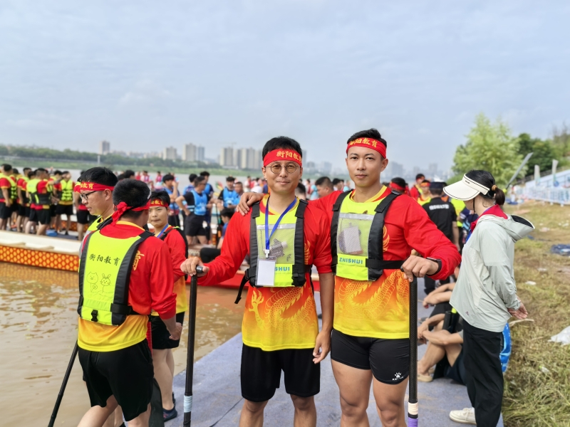 我校两位青年教师被衡阳市教育局点名表扬！