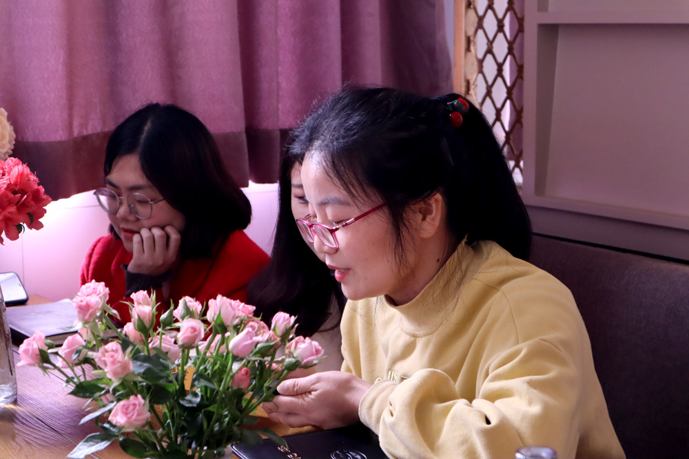 漫谈春天，拥抱美好——学前教育学院举行第一期读书分享会